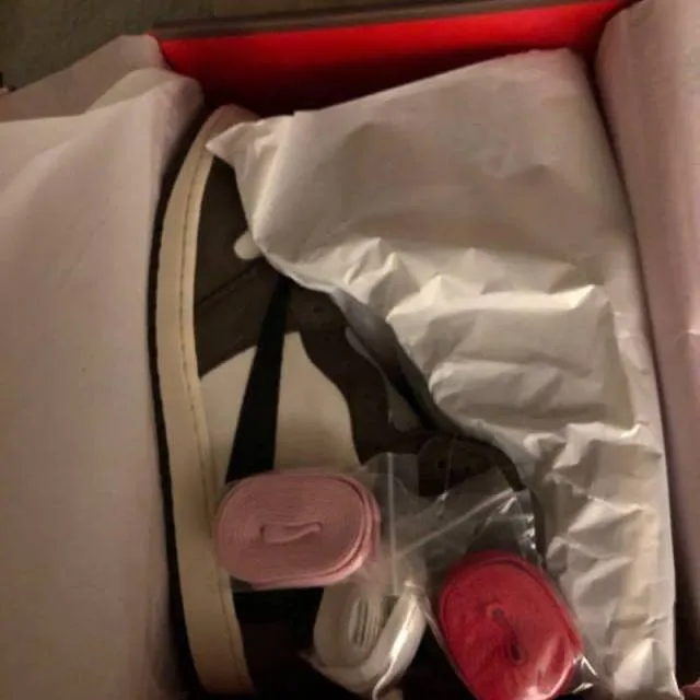 Air Jordan 1 Travis Scott