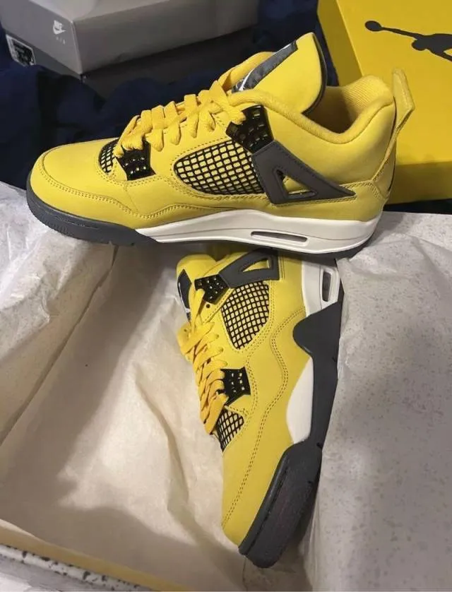 Air Jordan 4 Lightning 2021